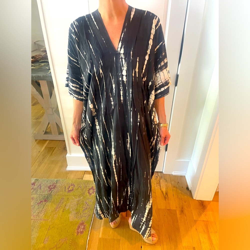 Mahisi black and white kaftan dress